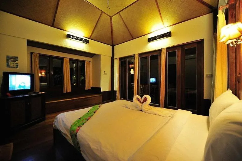 Chunut House Resort Phi Phi Don 0*,