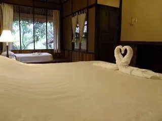 Chunut House Resort Phi Phi Don Albergue